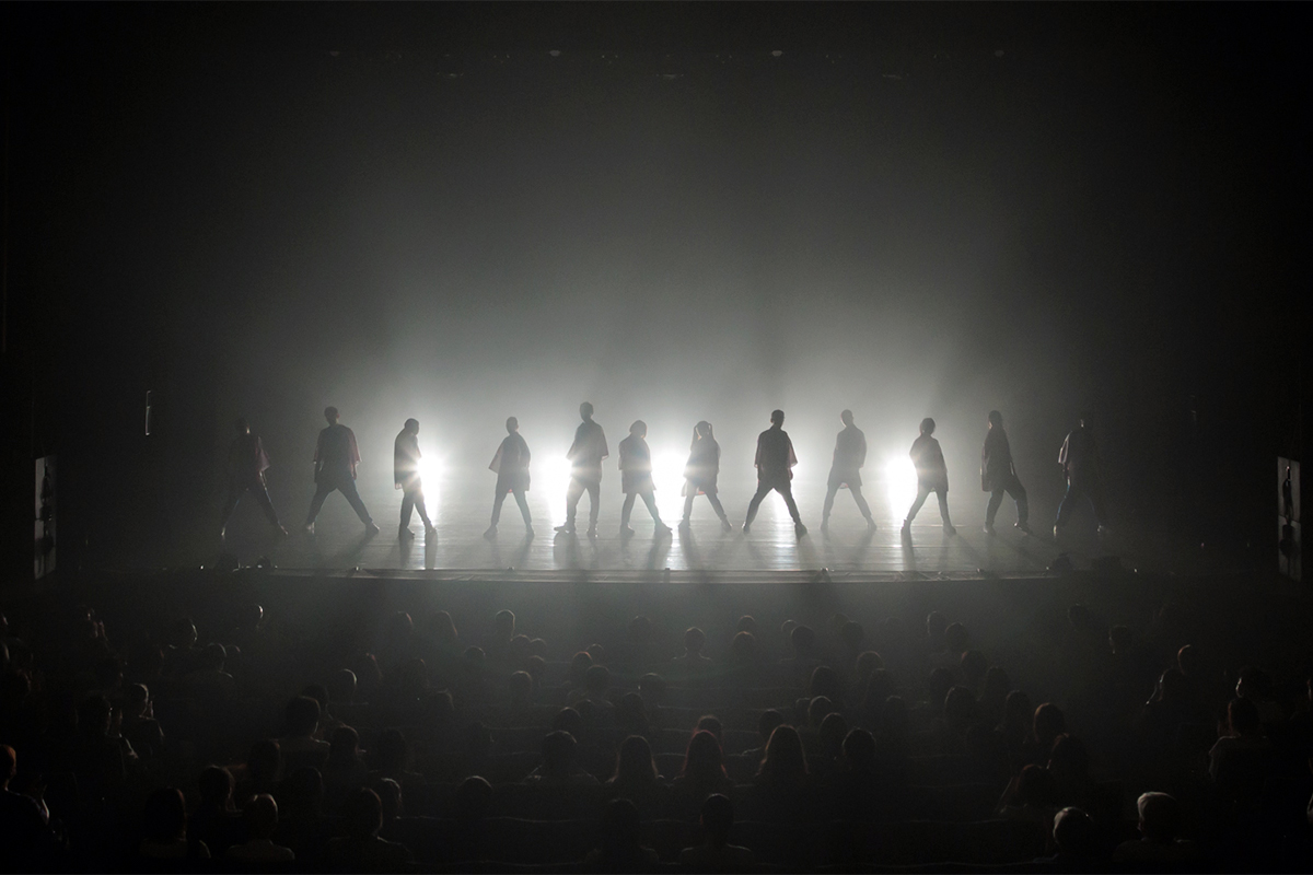ダンスステージ、ライブの風景